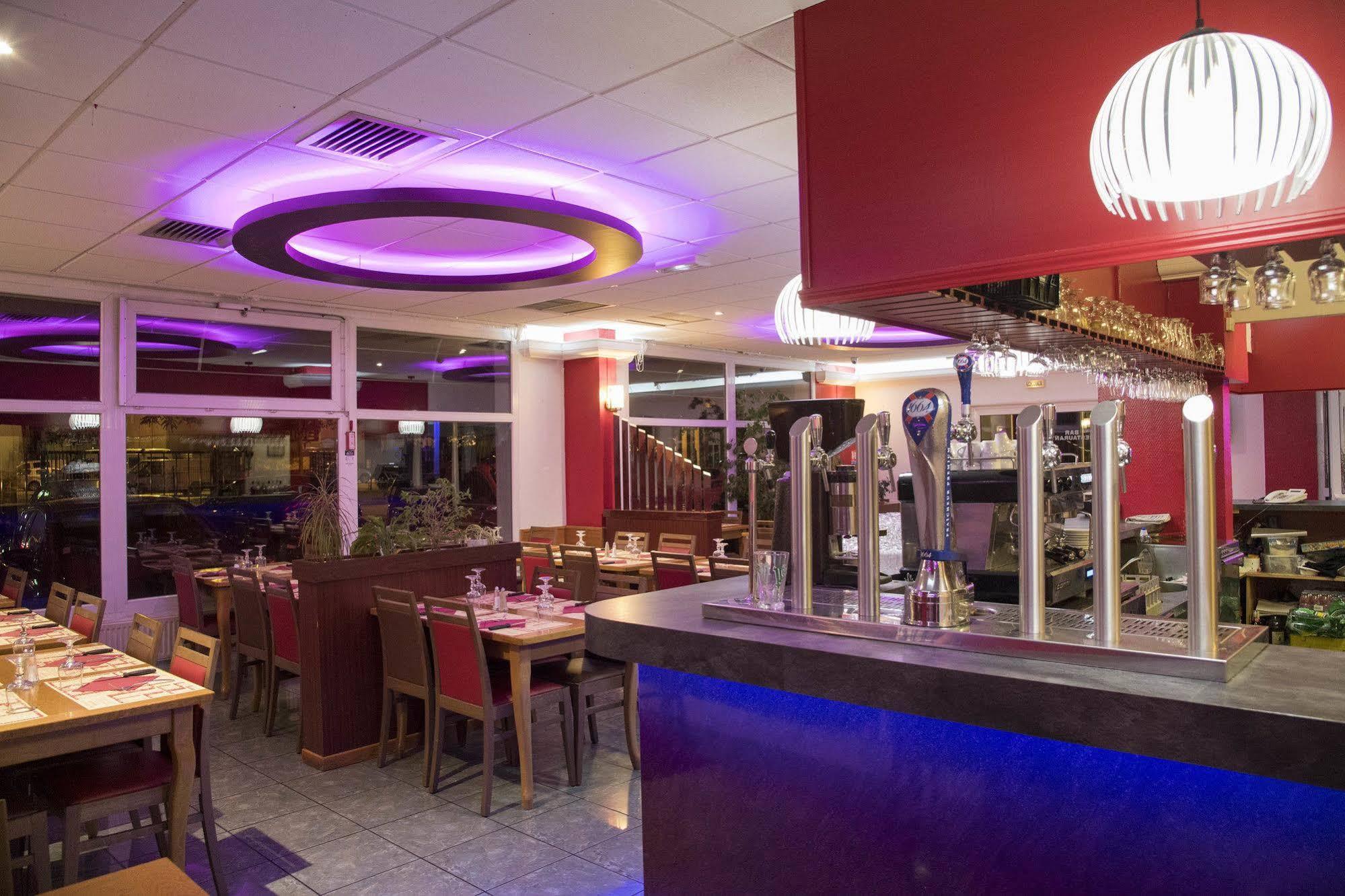 Hotel Restaurant Kyriad Direct Dijon Nord - Zenith - Toison D'Or Εξωτερικό φωτογραφία