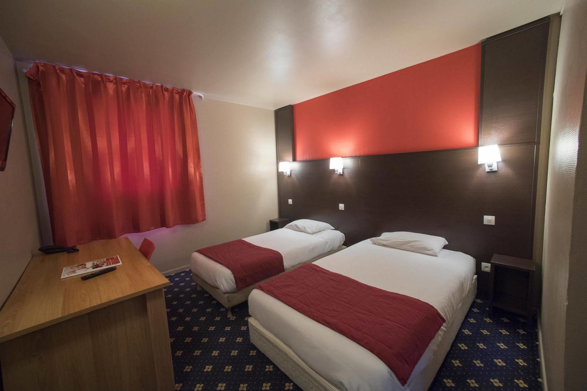Hotel Restaurant Kyriad Direct Dijon Nord - Zenith - Toison D'Or Εξωτερικό φωτογραφία